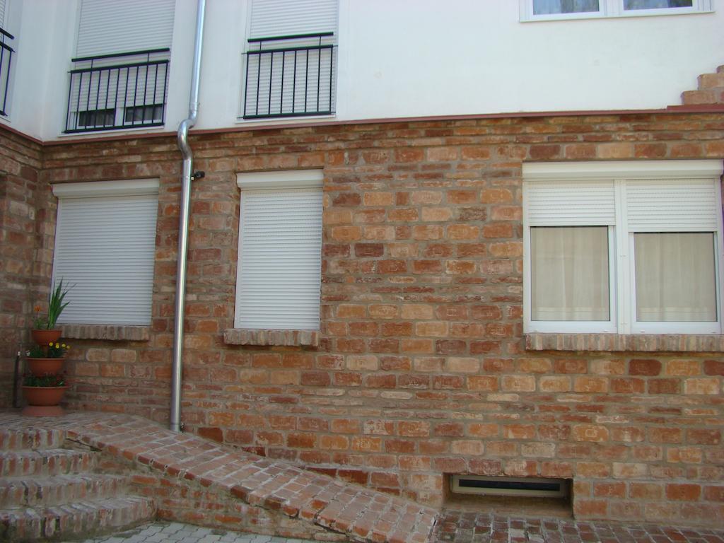 Emanapartmanok Sarvar Apartment