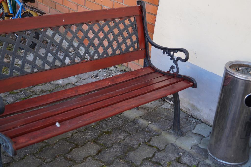 Apartment Emanapartmanok Sarvar