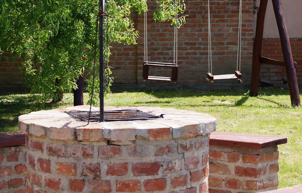 Apartment Emanapartmanok Sarvar *
