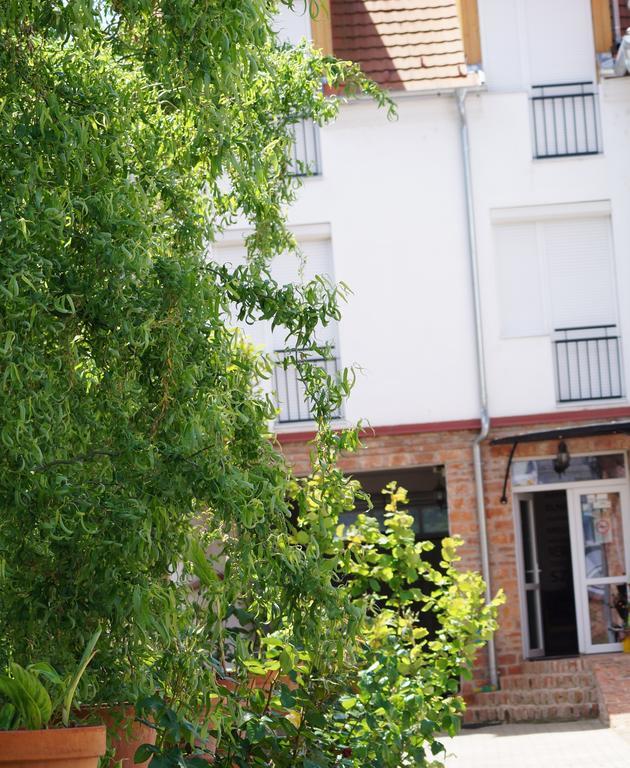 Apartment Emanapartmanok Sarvar Sarvar
