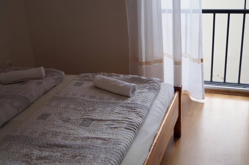 Apartment Emanapartmanok Sarvar *