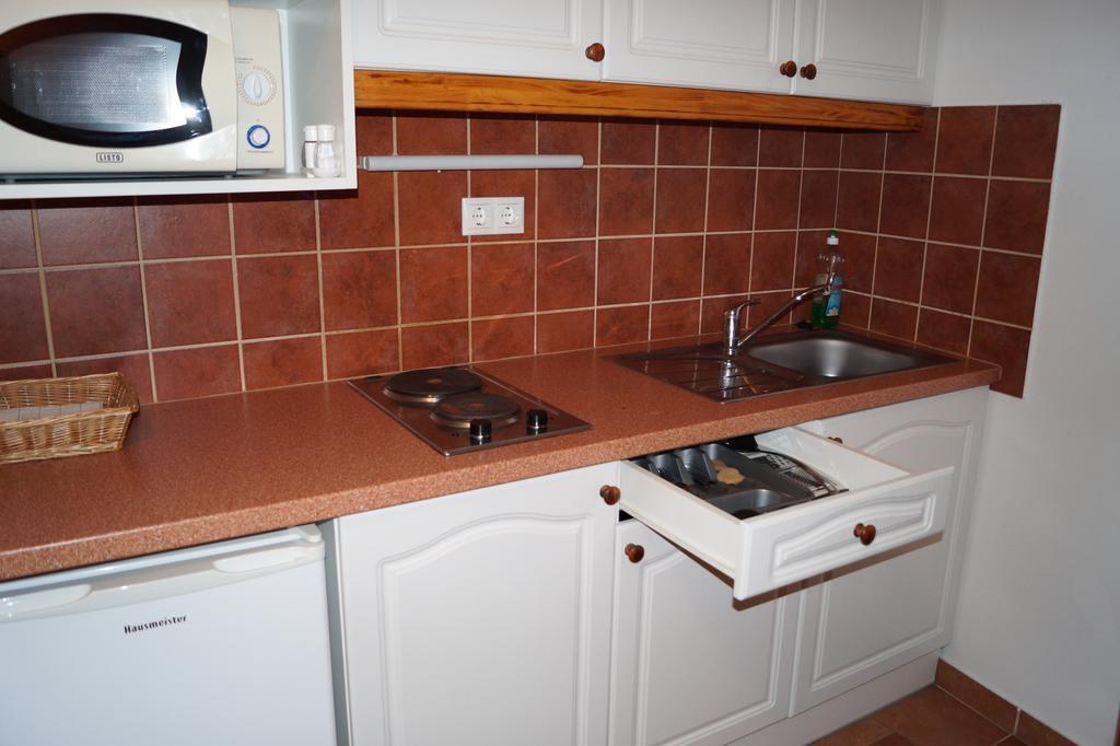 Apartment Emanapartmanok Sarvar Sarvar