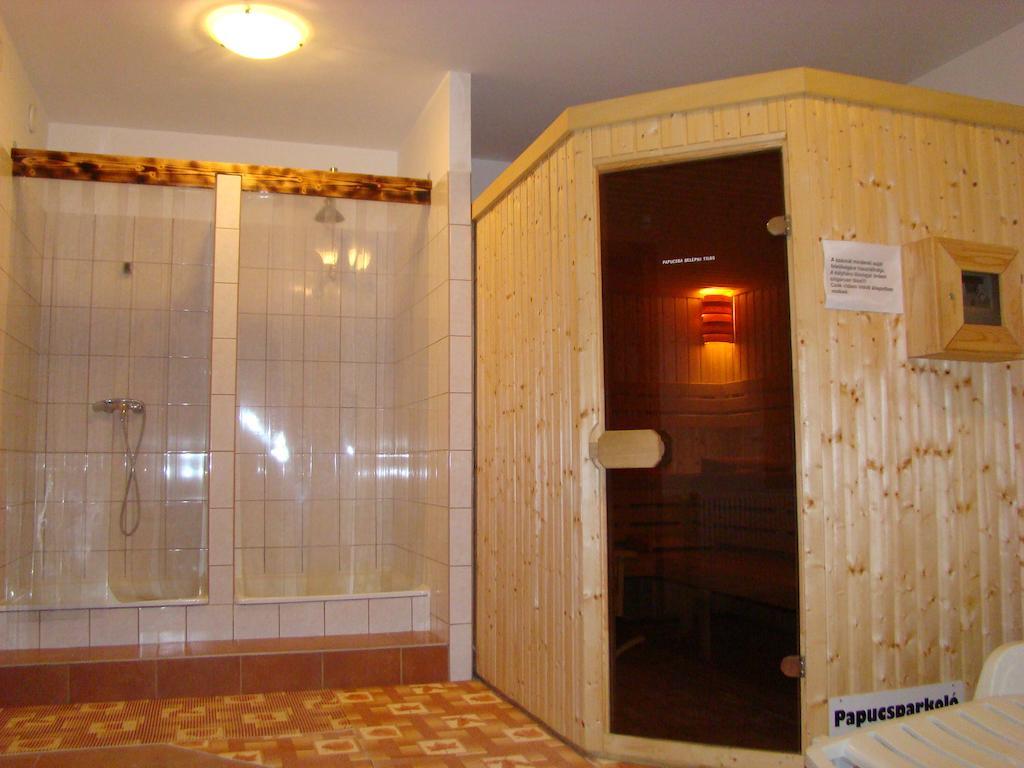 Apartment Emanapartmanok Sarvar Sarvar